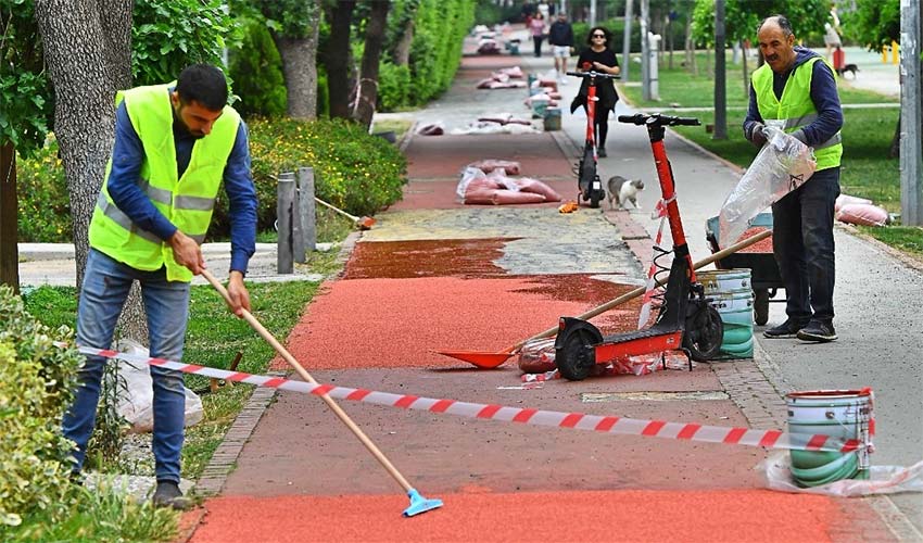 İzmir’in parkları yeniden doğuyor