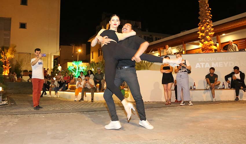 Ata Meydanı dans ile güzelleşti