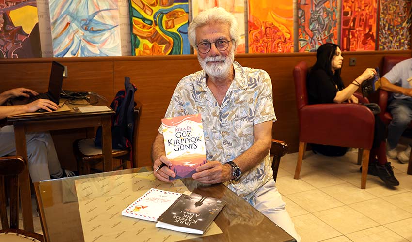 Park Kafe’de Bir Adam