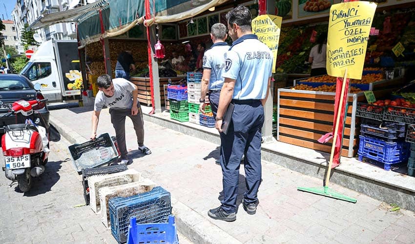 Karşıyaka’da 1 ayda 4 bin iş yerine denetim