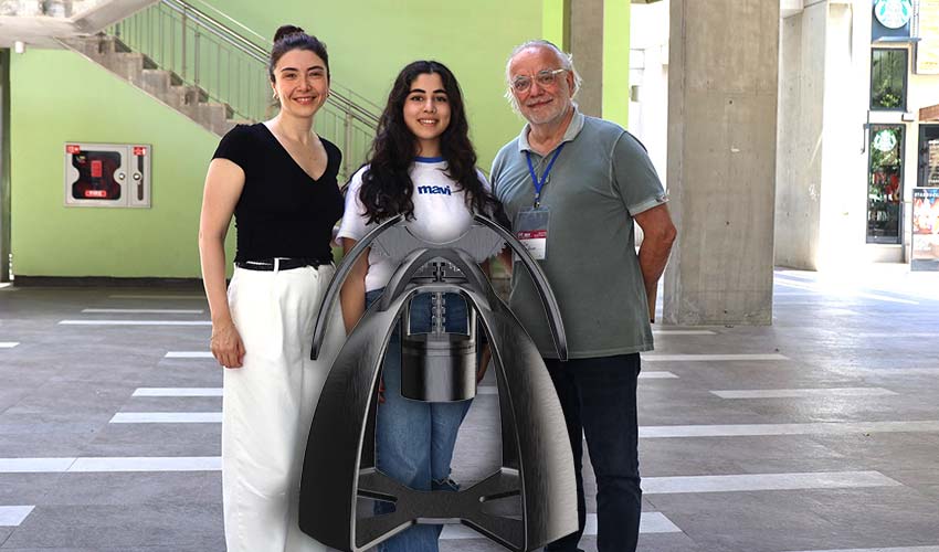 Kahve makinesinden ödül çıkardı