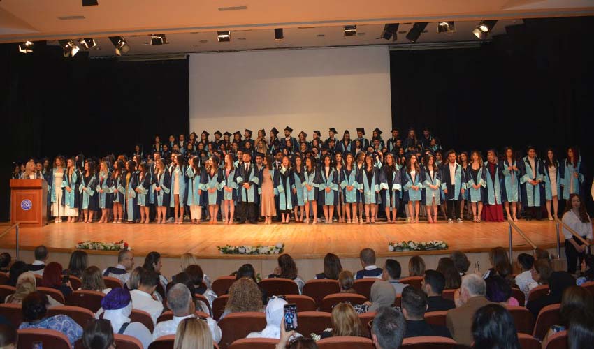 Sağlık Bilimleri'nden 250 mezun