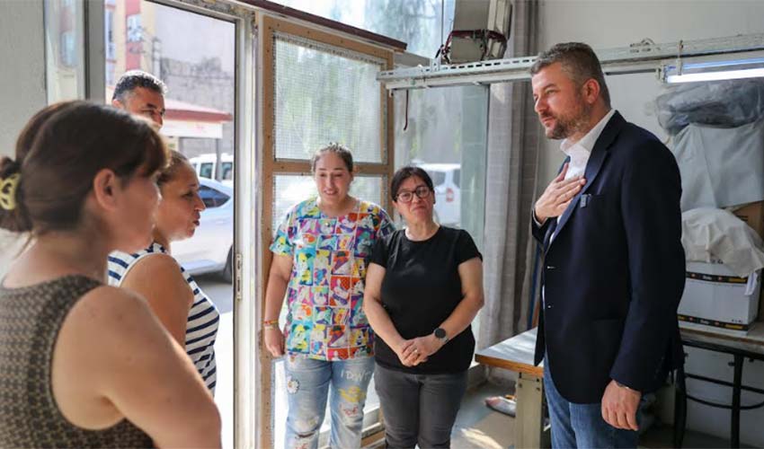 Mahalle ziyaretlerine başladı