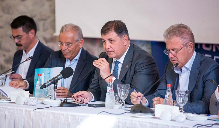 Orta gelir grubuna hitap eden mütevazı konutlara ihtiyacımız var