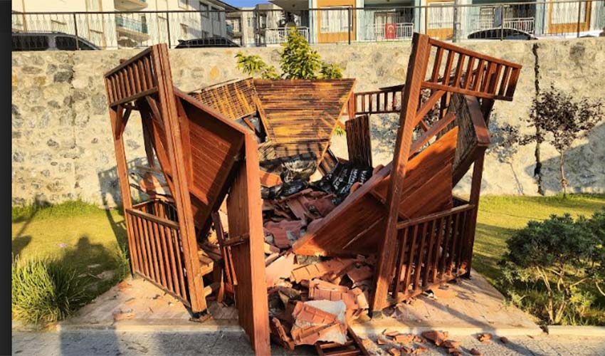 Vandallar parklara dadandı