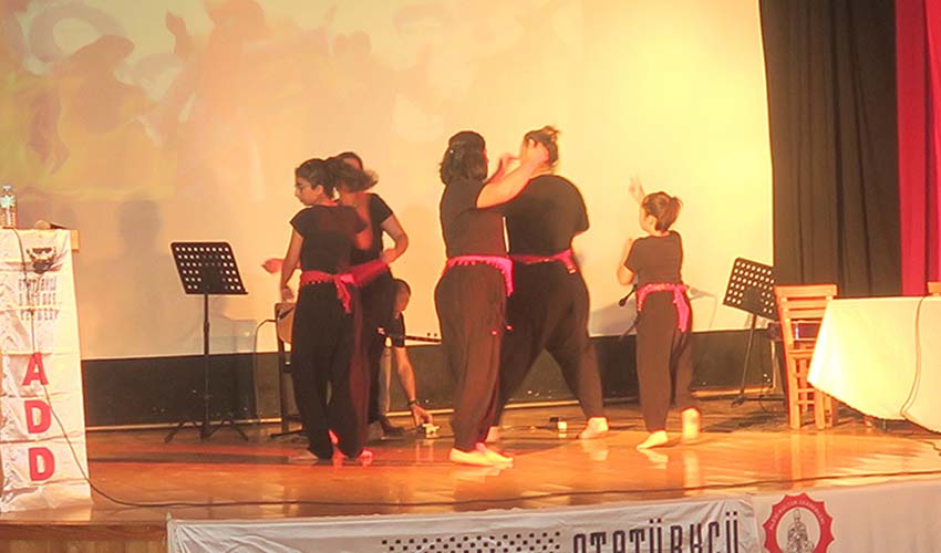 Sivas Madımak katliamında yaşamını yitirenler için Foça’da anma programı gerçekleştirildi.