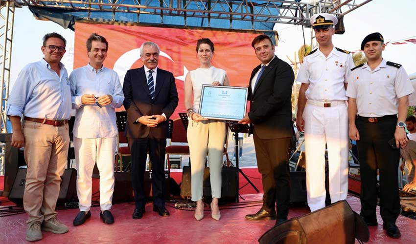 Mavi bayraklı halk plajı