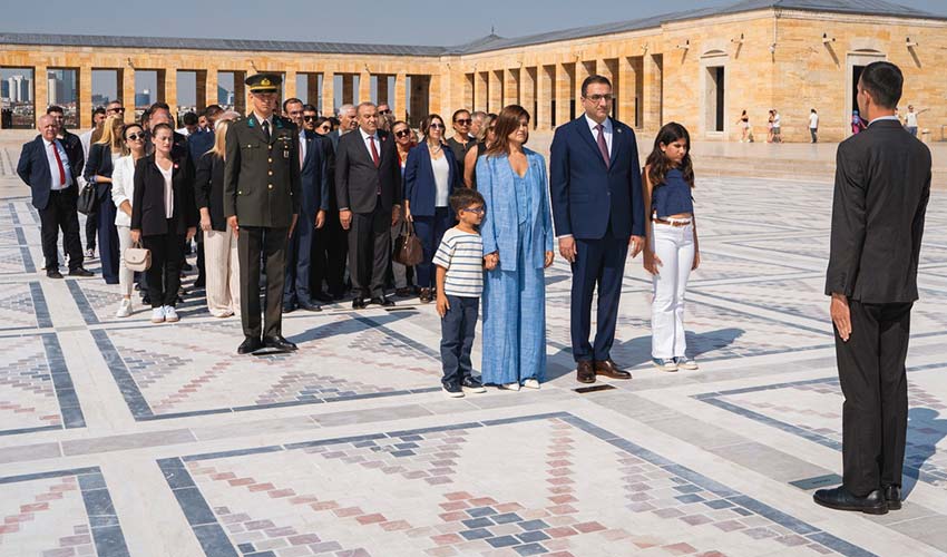 Yiğit ve CHP Balçova Anıtkabir’de