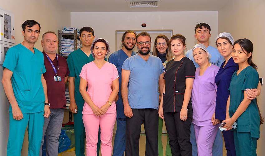 İzmir'de İleri Düzey Tedavi Tekniklerini Öğreniyor