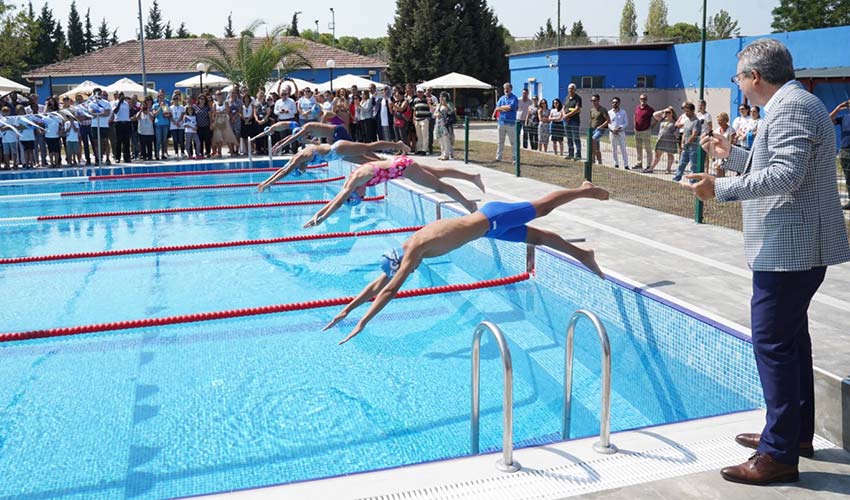 Yüzme sporuna genç yetenekler kazandırıyor