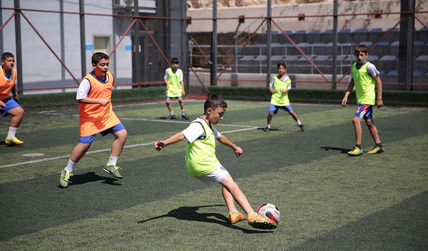 Konaklı çocuklar spor okullarında yeteneklerini keşfediyor