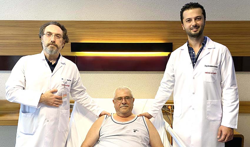 Beyin tümörünü burundan çıkardılar