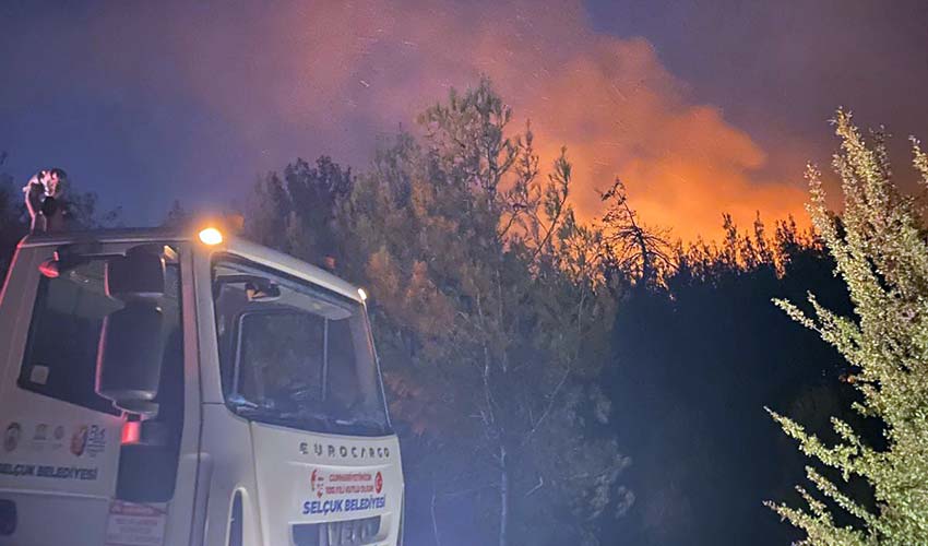 Efes Selçuk'tan yangın bölgesine destek