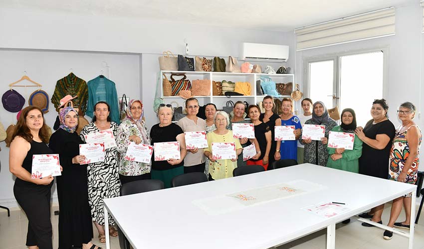 Kadınların El Emeği Ürünleri Sergiye Çıktı