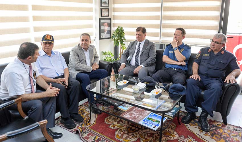 gazileri ve şehit yakınlarını yalnız bırakmadı