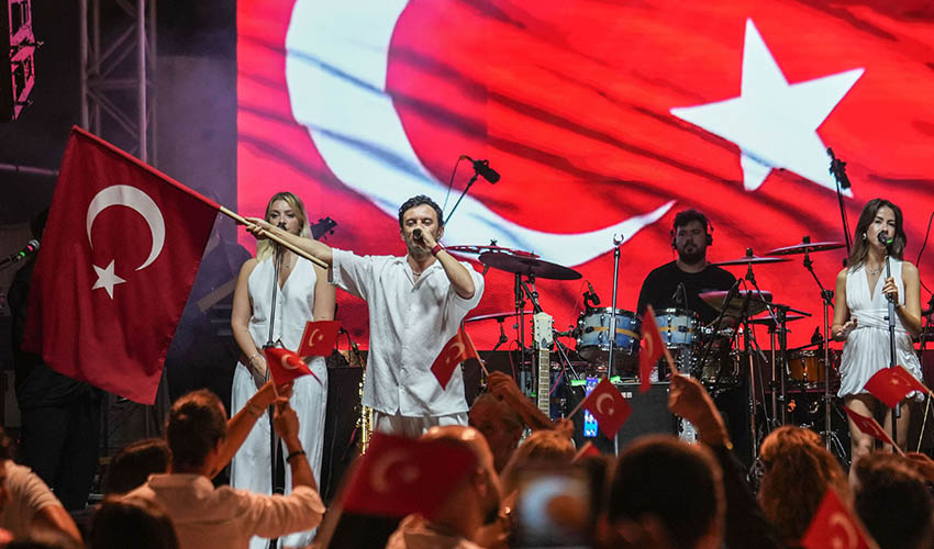 Buray ile zafer coşkusu