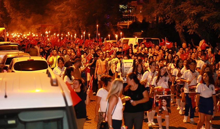 Zafer bizim, Zafer Cumhuriyetin!