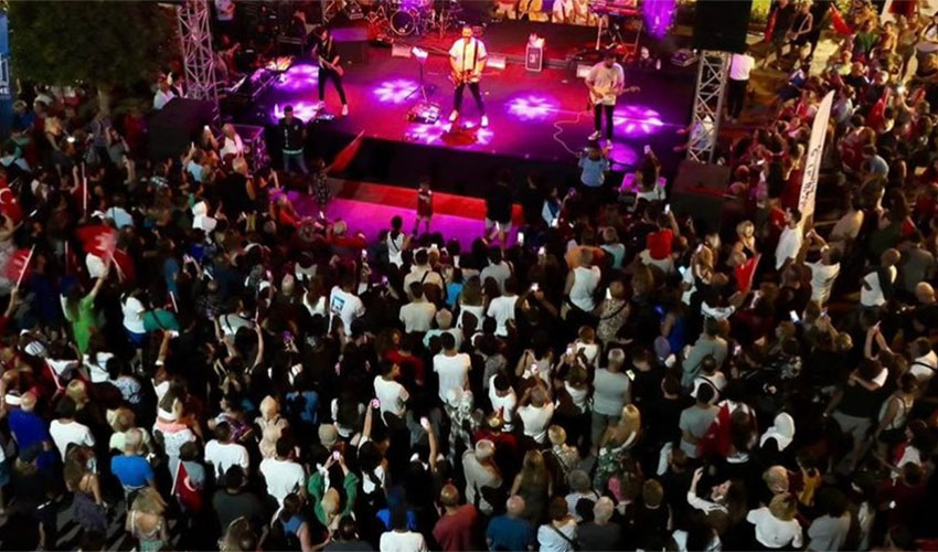 Çeşme’de 30 Ağustos coşkusu