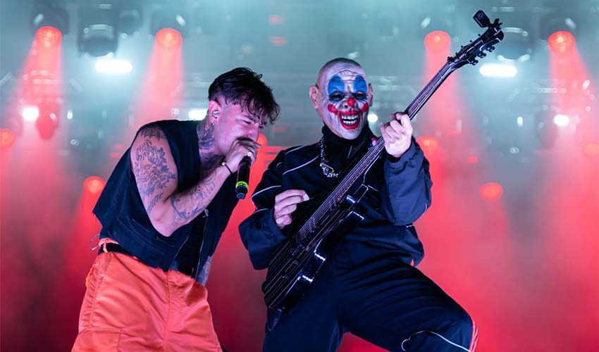 Çim Konserleri’nde “Motive” rüzgarı