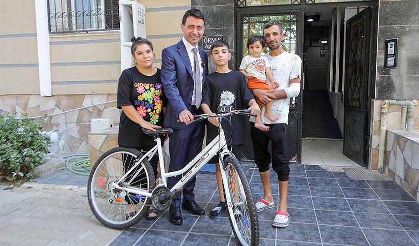 Afetzede Arda’ya doğum günü sürprizi