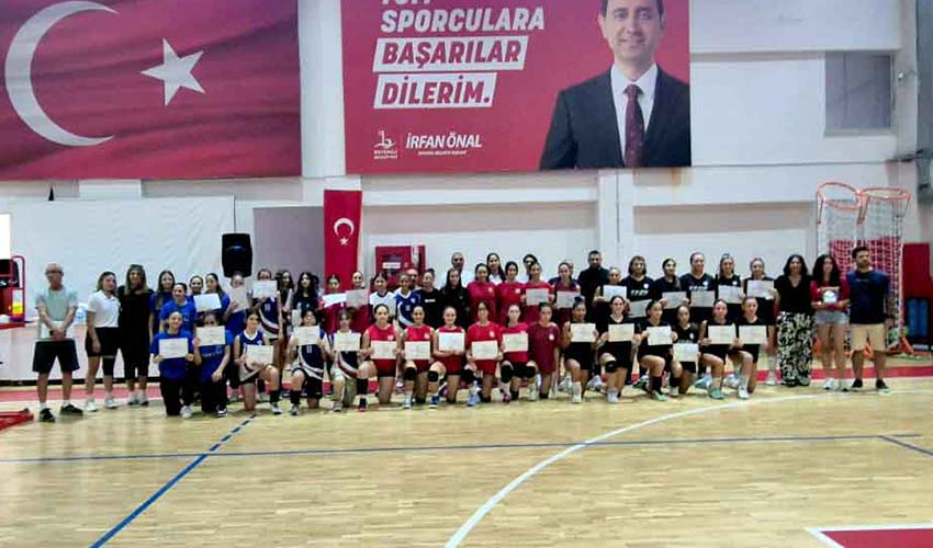 Bayraklı’da 9 Eylül voleybol turnuvası