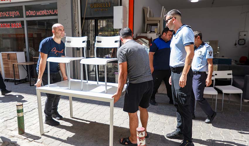 Karşıyaka’da zabıta ekiplerinden işgal denetimi