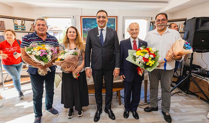 Başımızın tacısınız