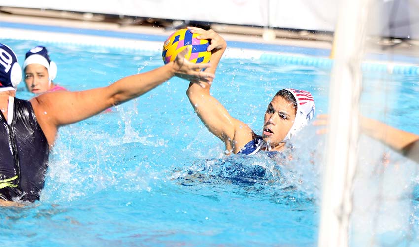 Dostluk Turnuvası'nda kupa İzmir’in