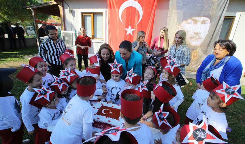 Cumhuriyet’in çocuklarına bayram hediyesi