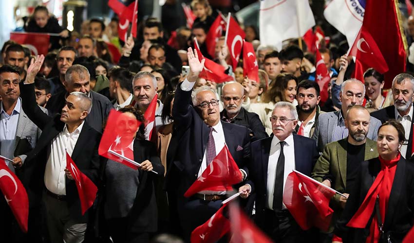 Cumhuriyet Coşkusu Sokaklara Taştı