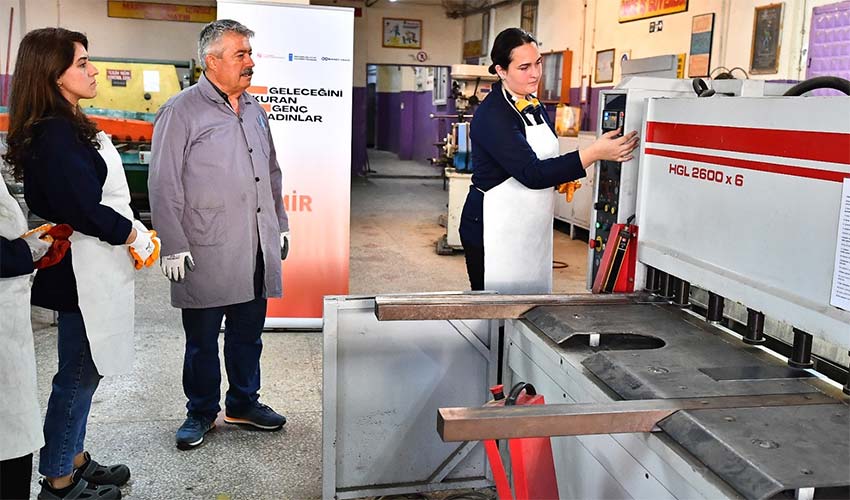 İzmir’de kadınlar yalnız değil