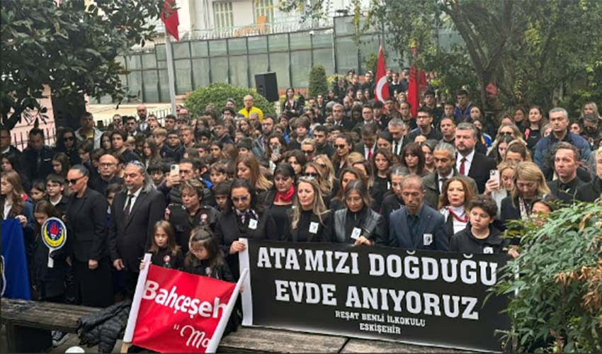 Atatürk’ü doğduğu evde andı