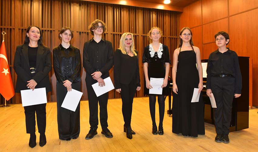 Viyolonsel Dinletisi ile kulakların pası silindi