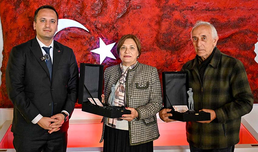 Ata Anı Evi’ne tarihi bağış