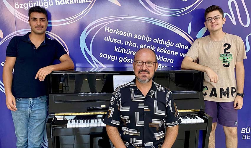 Yetenekli gençleri konservatuvar sınavlarına hazırlıyor