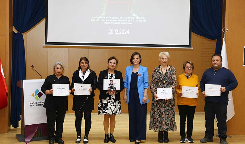 Gülümsemesi Yarım Kalan Kadınlar