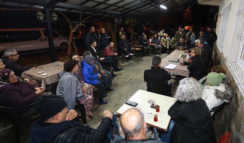 Acarlar köyü meydana iniyor!