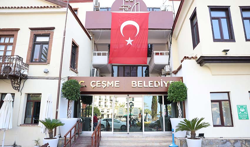 Çeşme'den, üniversiteli gençlere 10 bin TL destek!