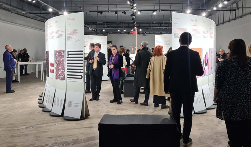 Dünyanın en ünlü kuklası İzmir’de canlandı