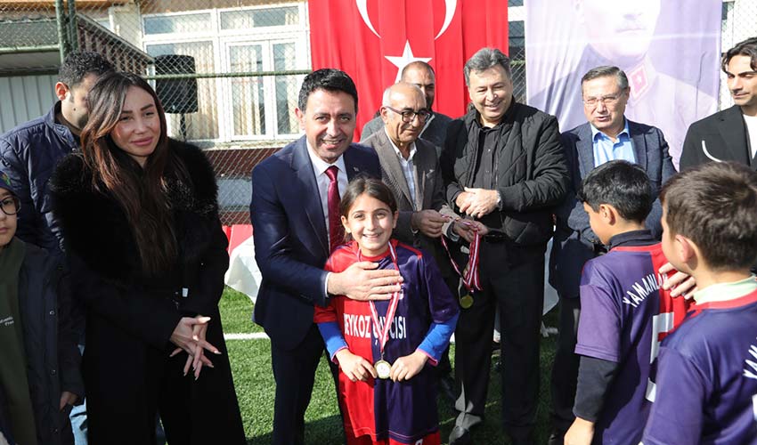 U-10 Cup turnuvasına görkemli final