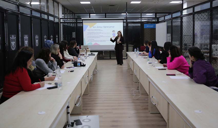 Mutlu Çocuklar’a donanımlı öğretmenler