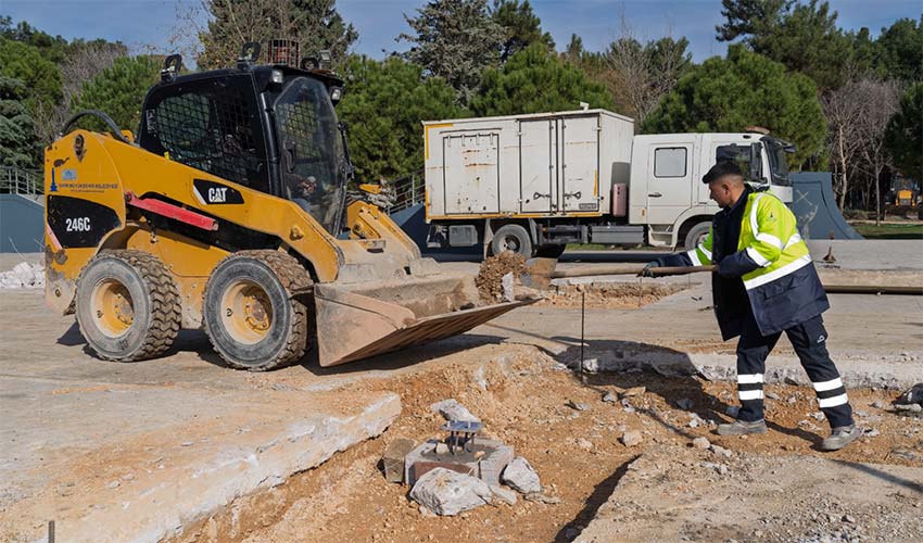 Buca Hasanağa Bahçesi baştan sona yenileniyor