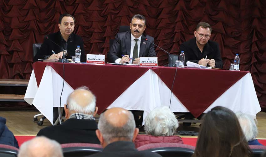 Çandarlı'da vatandaşlarla bir araya geldi