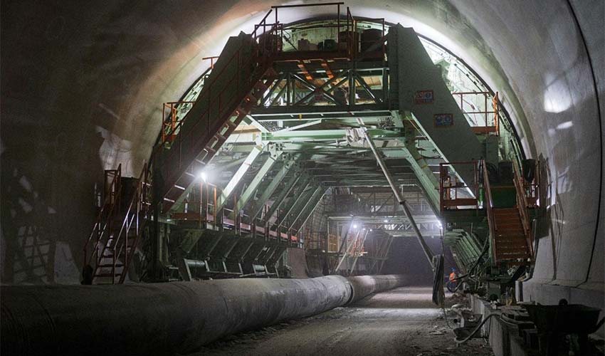 Işığa 210 metre kaldı