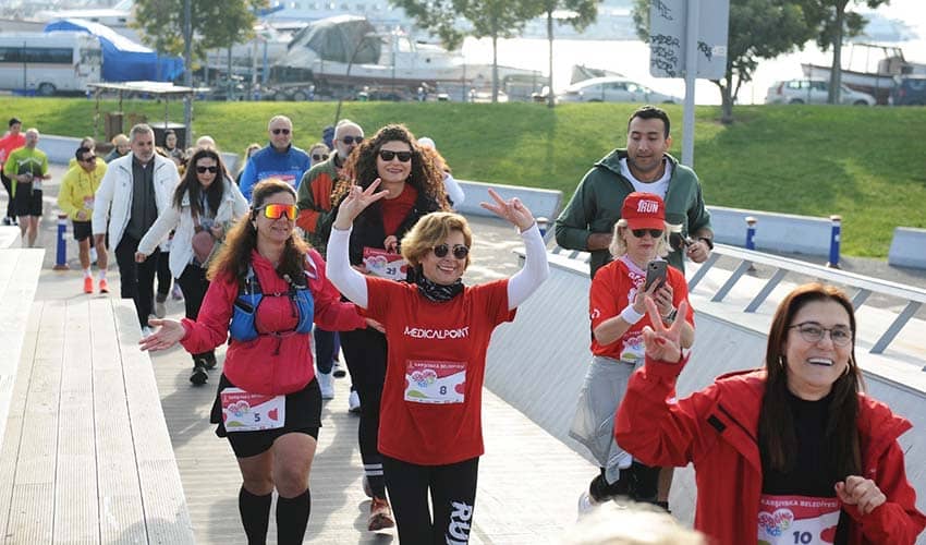 Karşıyaka’da yürekleri ısıtan koşu!