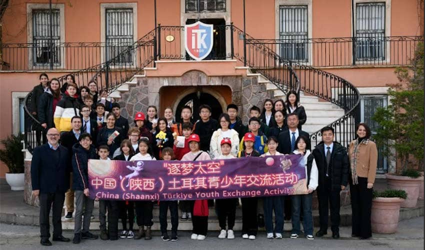 İzmir Özel Türk Koleji ve Xianyang Qidi Middle School Kardeşlik Köprüsü