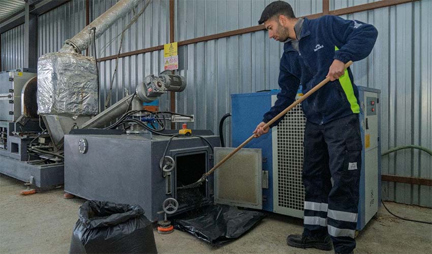 İzmir’in parkları yeşil dönüşümle canlanıyor