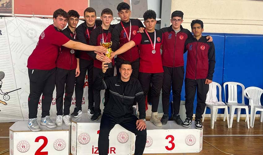 Genç Güreşçiler İzmir 2’ncisi Oldu