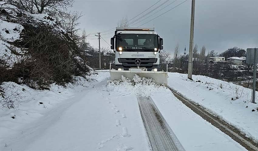 İzmir’in dağlarında  kar teyakkuzu