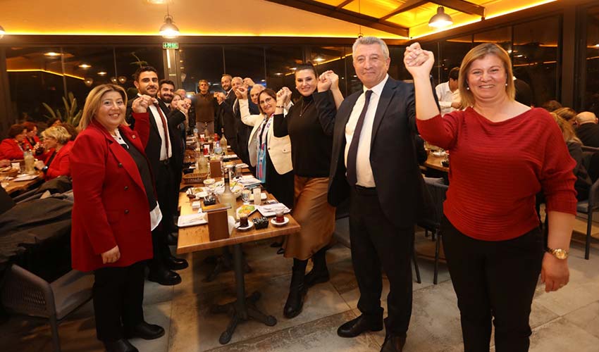 Güzelbahçe Siyaseti Dostluk Yemeğinde Bir Araya Geldi
